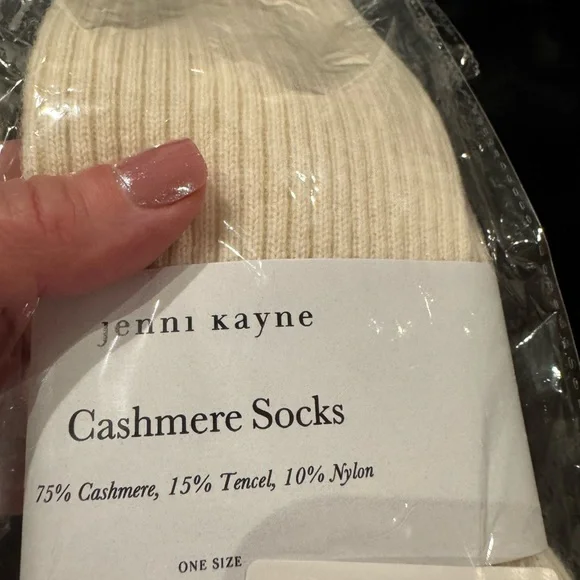 Jenni Kayne Cream Cashmere Socks - Picture 2 of 4